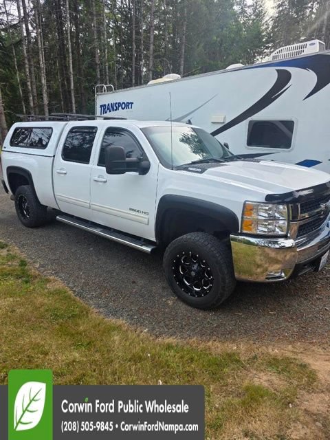 Used 2010 Chevrolet Silverado 2500 LTZ AWD/4WD image 3