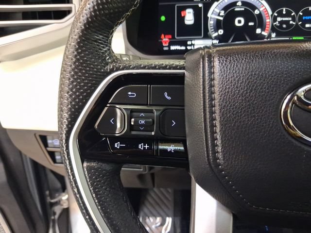 Used 2024 Toyota Sequoia Capstone AWD/4WD image 17
