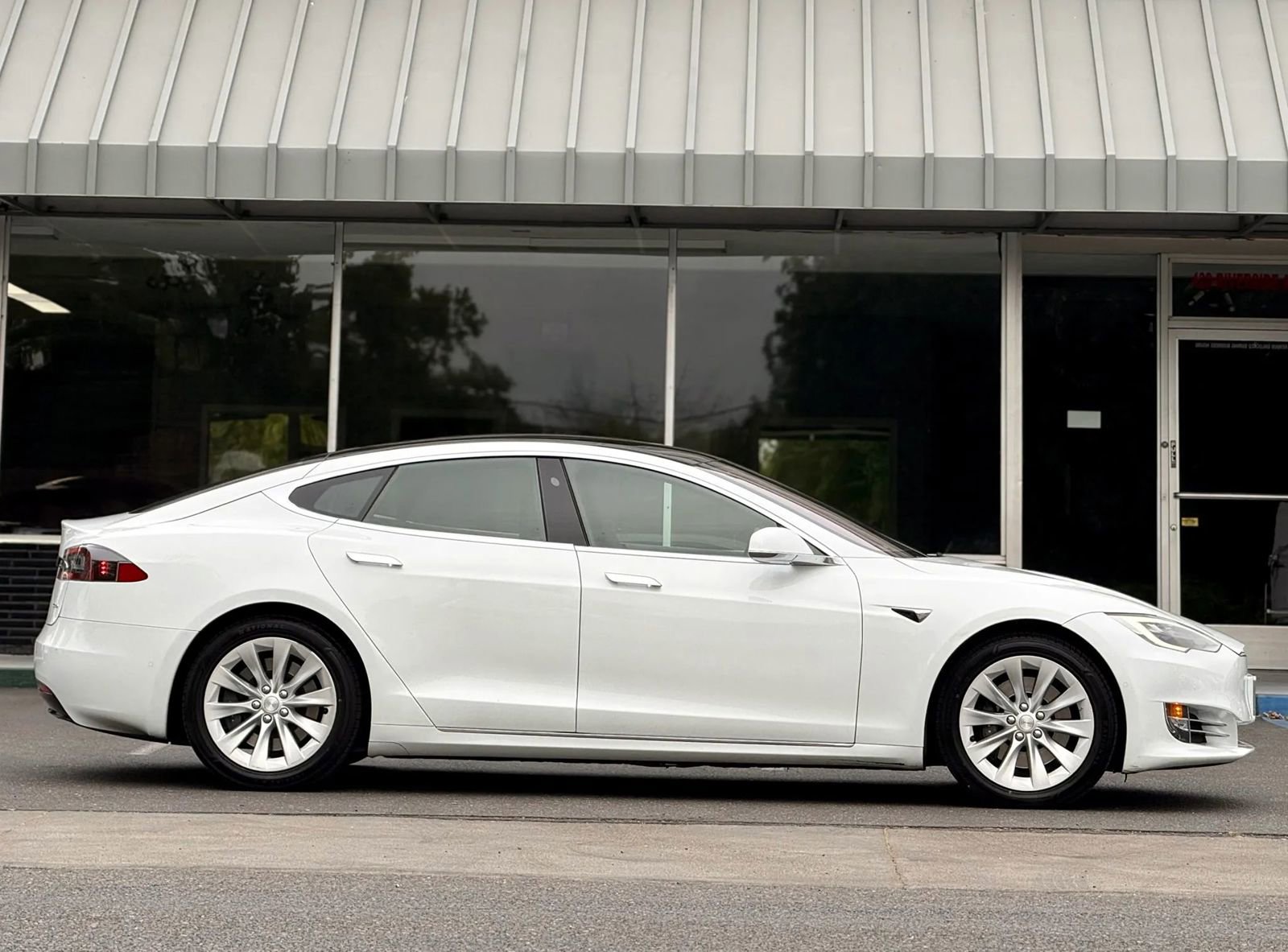 Used 2017 Tesla Model S 100D image 5