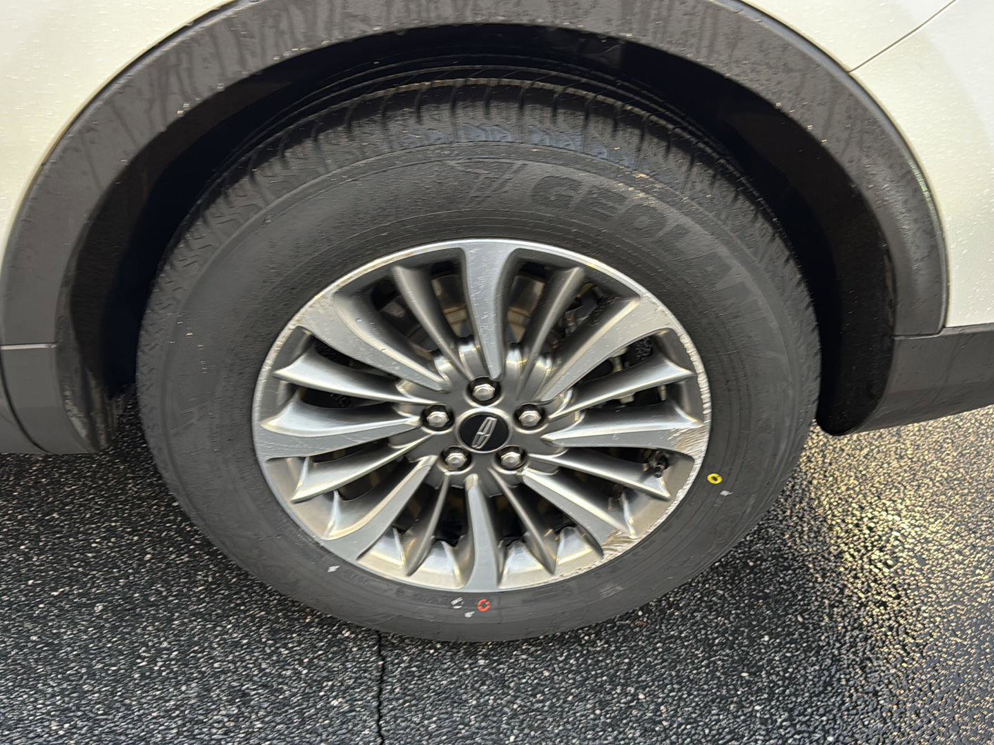 Used 2022 Lincoln Nautilus FWD w/ Premium Package image 32