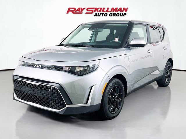 Used 2024 Kia Soul LX w/ Option Group 015 FWD image 3