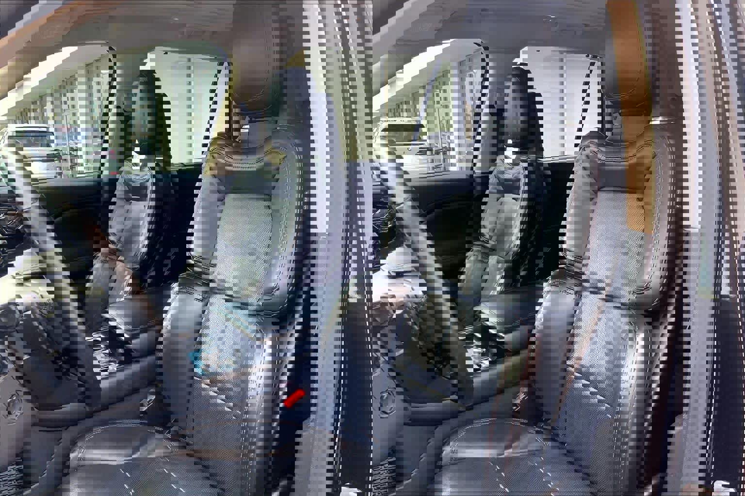 Used 2020 Lincoln Aviator Reserve w/ Equipment Group 202A image 9