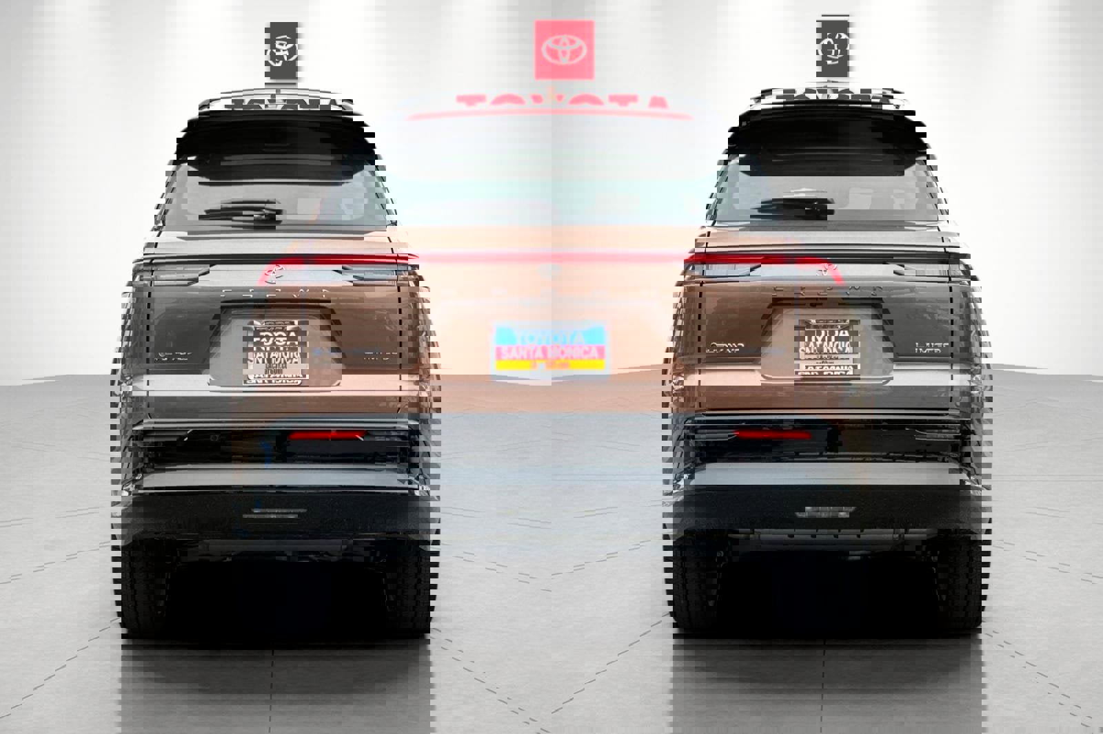 New 2025 Toyota Crown Signia Limited image 4