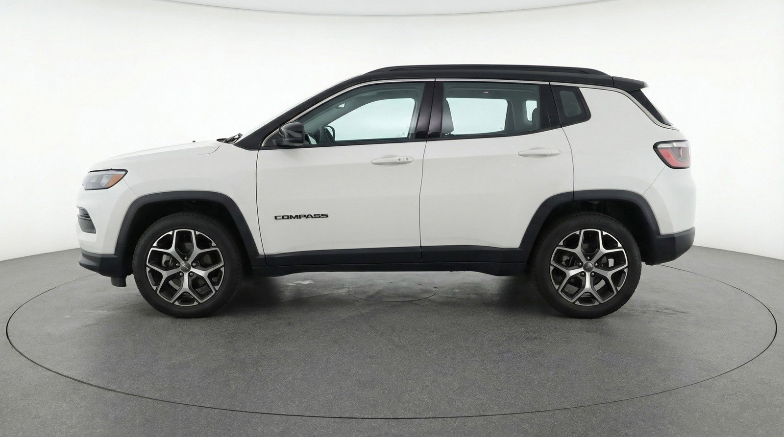 Used 2025 Jeep Compass Limited image 5