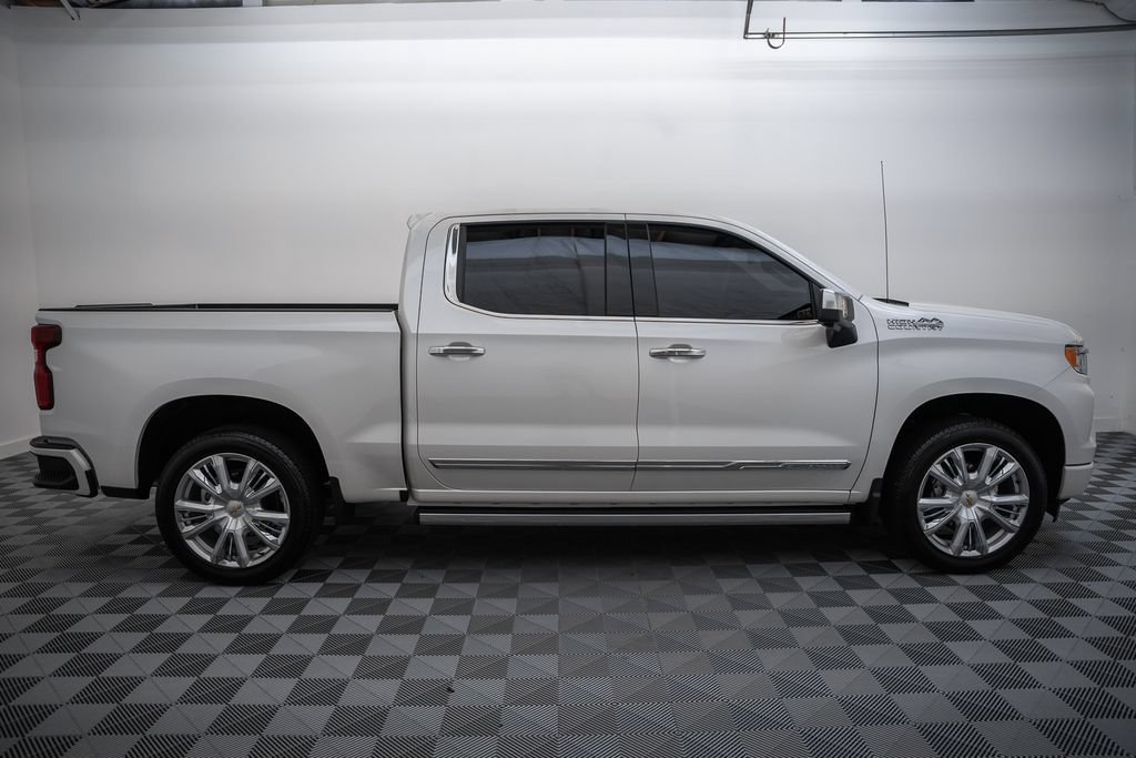 Used 2025 Chevrolet Silverado 1500 High Country AWD/4WD image 4