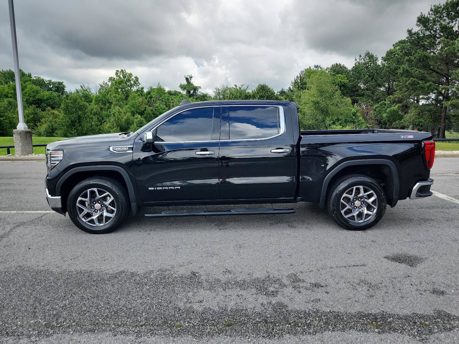 Certified 2022 GMC Sierra 1500 SLT AWD/4WD image 2