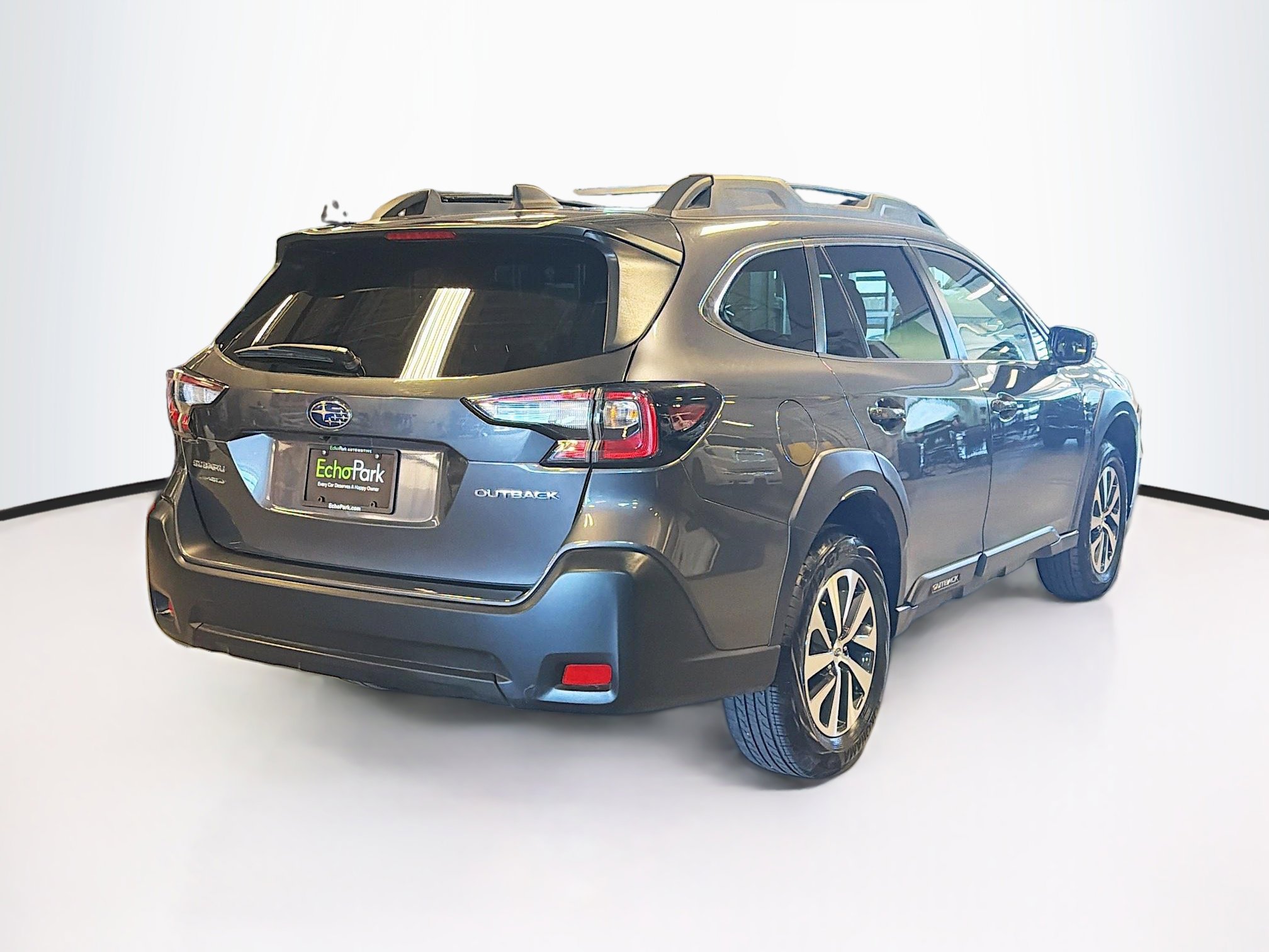 Used 2025 Subaru Outback Premium image 9