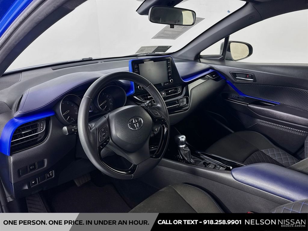 Used 2020 Toyota C-HR XLE image 9