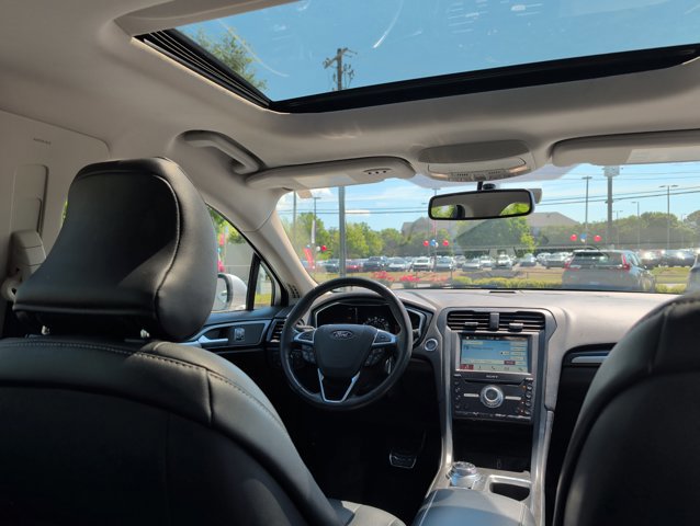 Used 2018 Ford Fusion Titanium AWD/4WD image 21