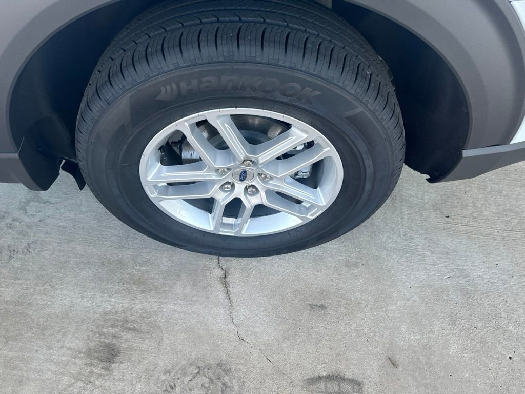 New 2026 Ford Explorer Active RWD image 27