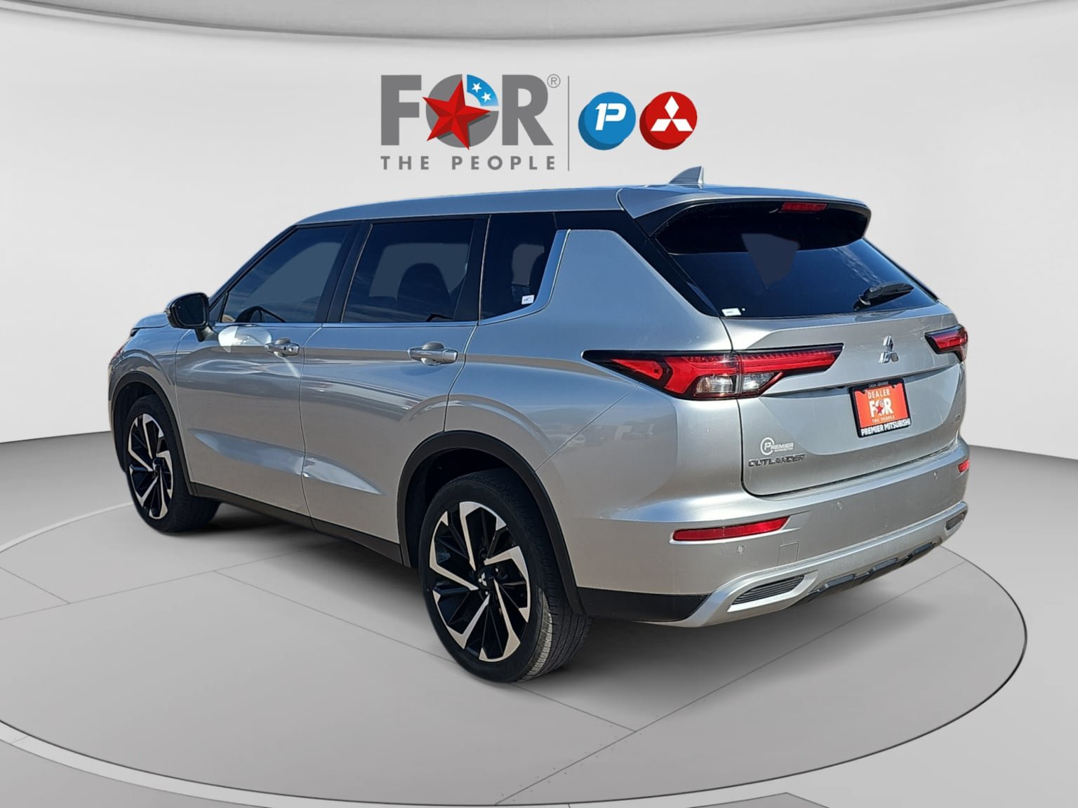 Used 2023 Mitsubishi Outlander SE FWD image 3