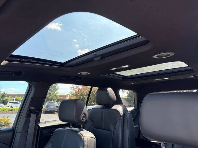 Used 2023 Chevrolet Traverse RS w/ LPO, Floor Liner Package AWD/4WD image 22