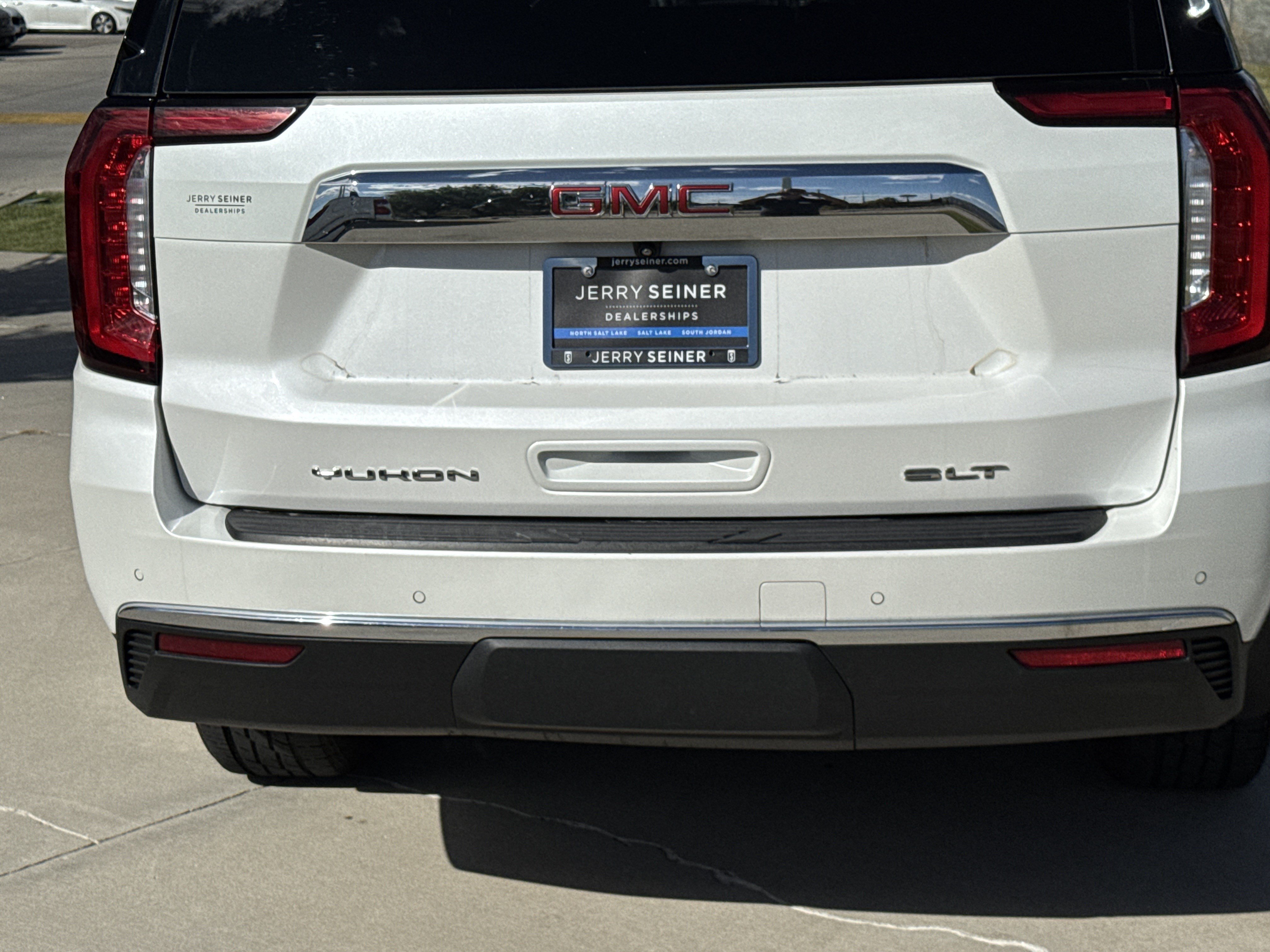 Used 2021 GMC Yukon XL SLT w/ SLT Luxury Plus Package AWD/4WD image 13