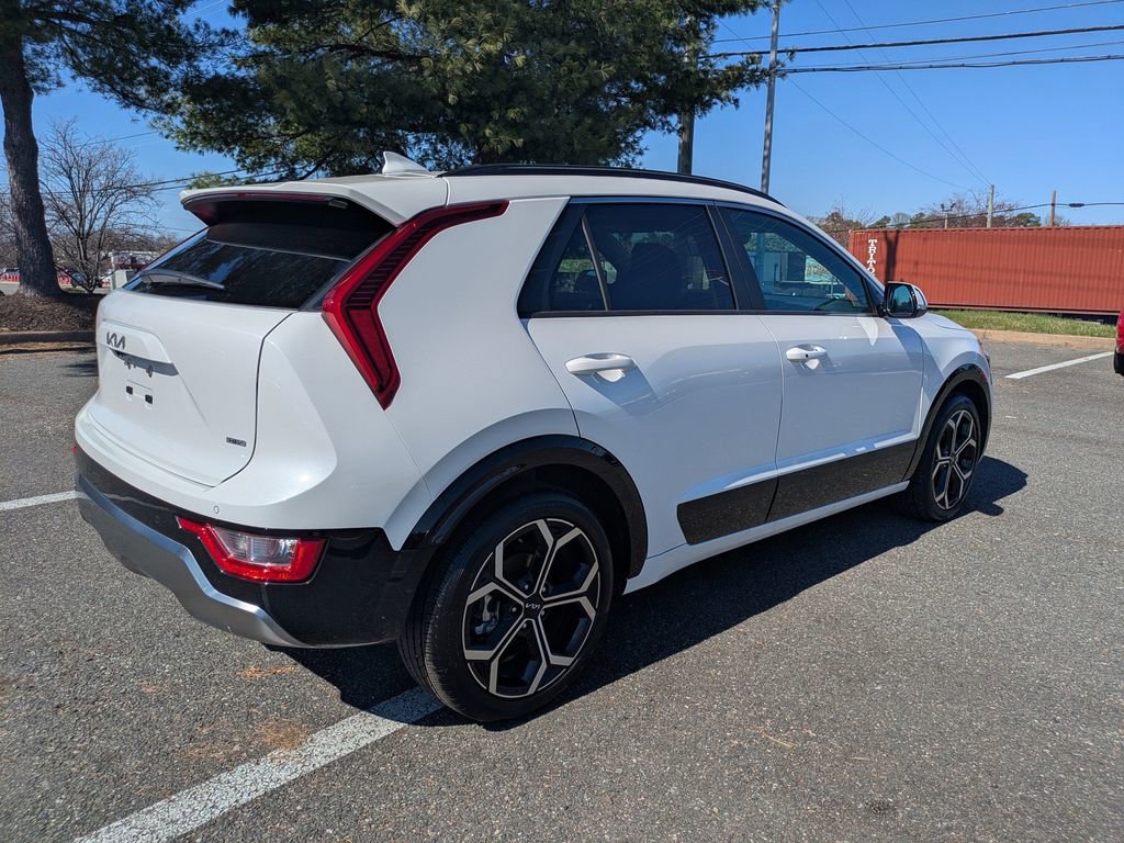 Used 2025 Kia Niro EX Touring image 4