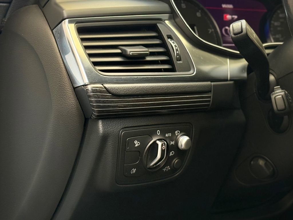 Used 2017 Audi S7 Prestige w/ S7 Sport Package image 19