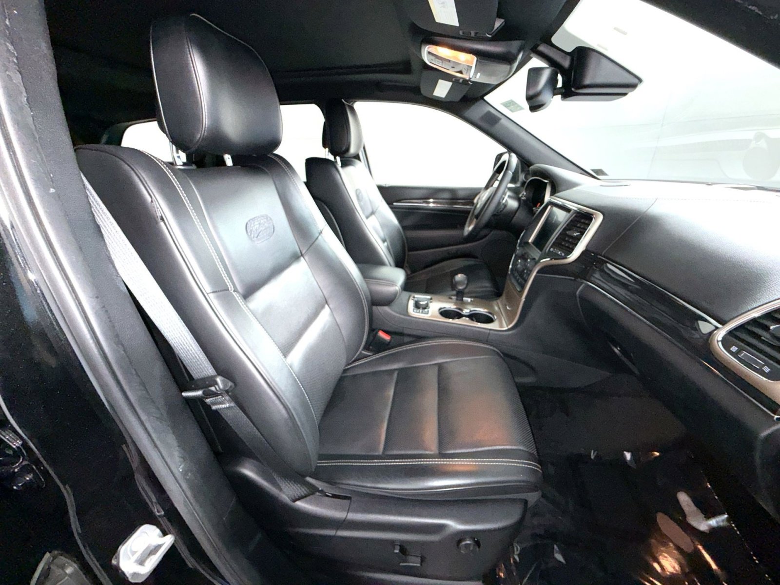 Used 2015 Jeep Grand Cherokee Overland w/ Advanced Technology Group image 27