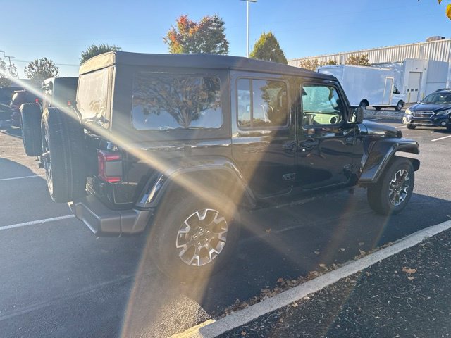 Used 2026 Jeep Wrangler Unlimited Sahara AWD/4WD image 4