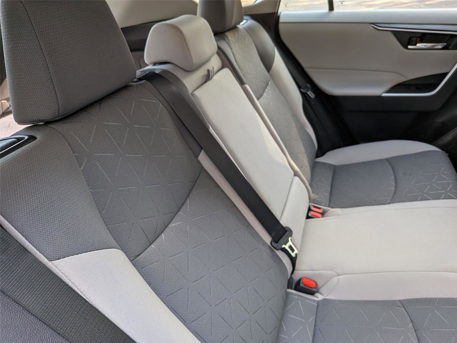 Used 2021 Toyota RAV4 XLE image 28