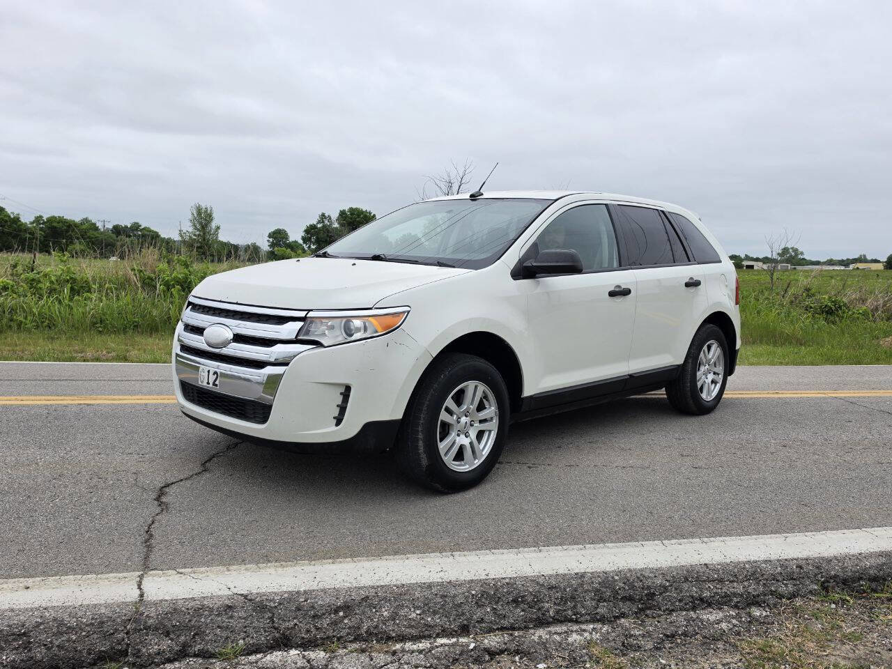 Used 2012 Ford Edge SE FWD image 2