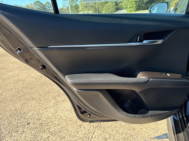 Used 2022 Toyota Camry XSE image 13