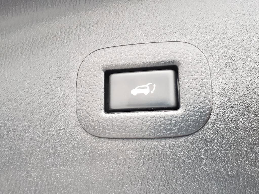 Used 2015 INFINITI QX80 4WD w/ Limited Package image 11