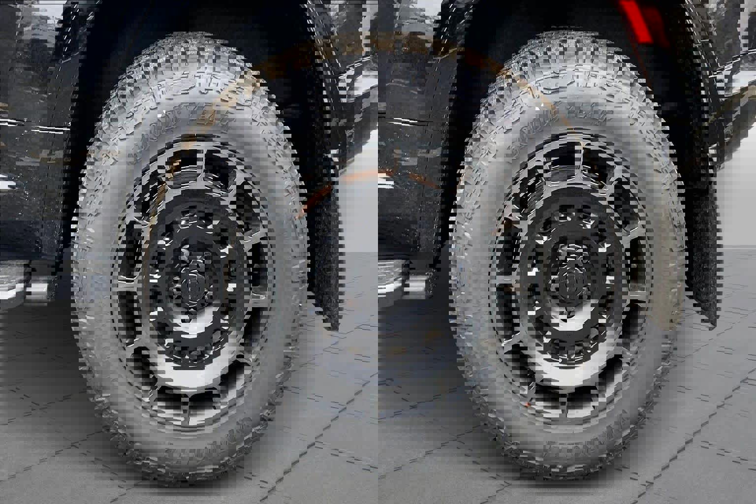 New 2026 Land Rover Defender 110 OCTA image 14