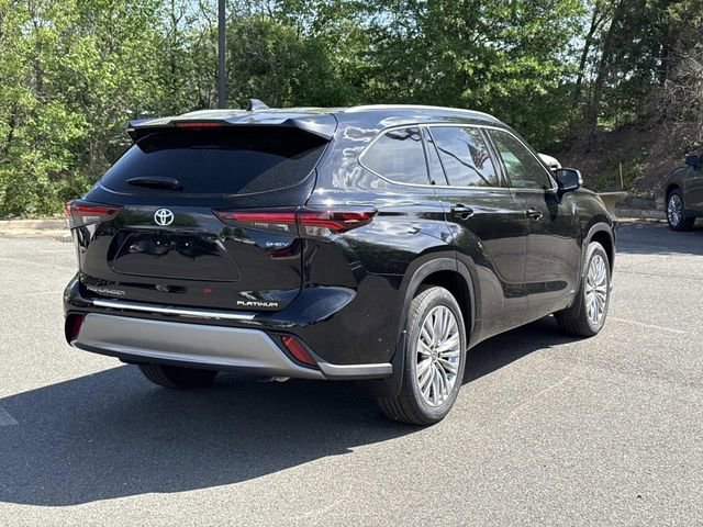 Used 2026 Toyota Highlander Platinum AWD/4WD image 2