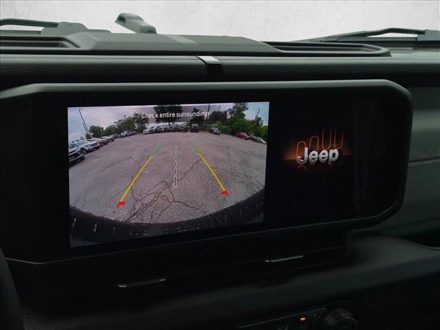 Used 2025 Jeep Wrangler Unlimited Sport AWD/4WD image 13