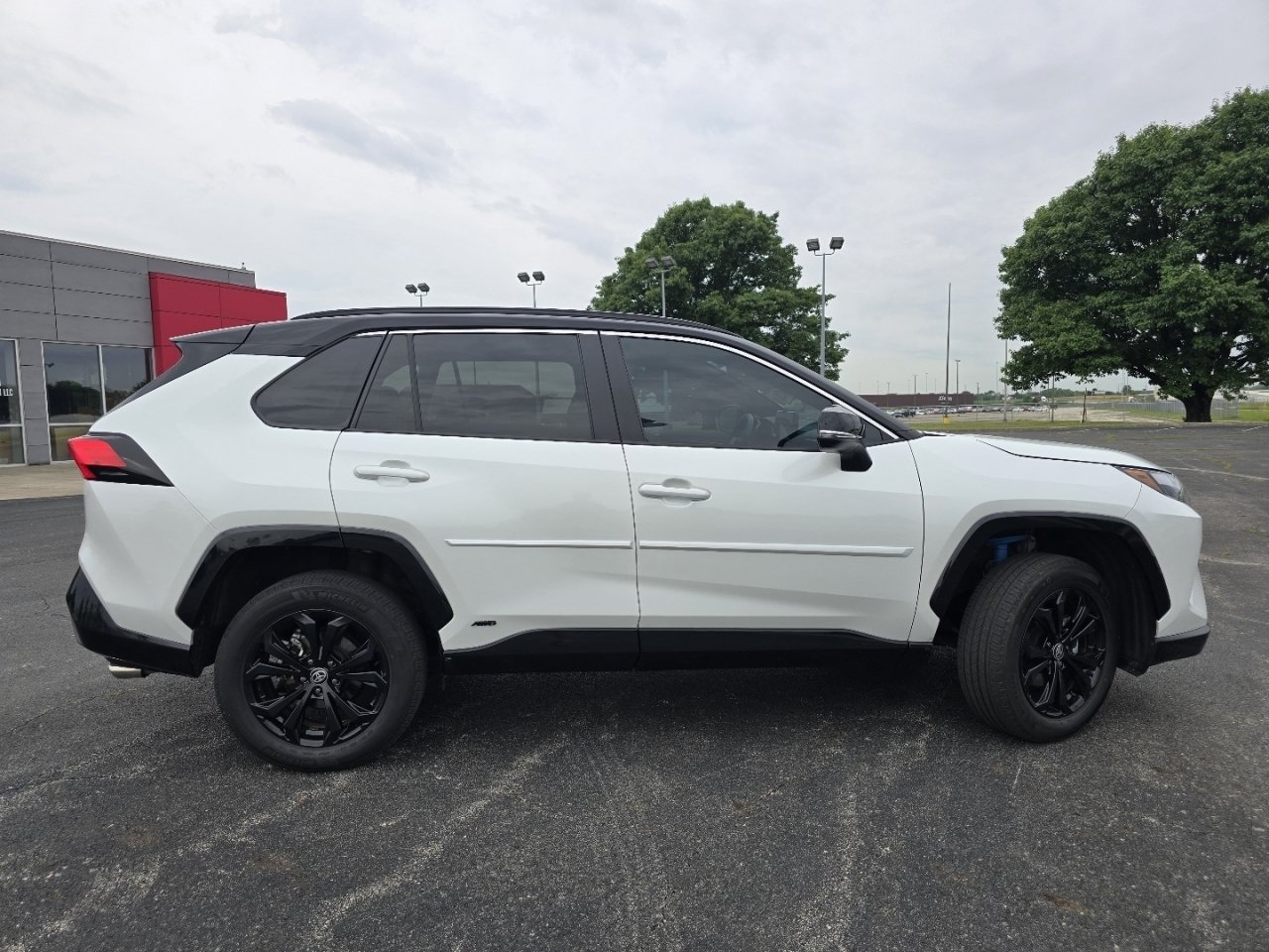 Certified 2024 Toyota RAV4 XSE w/ Weather Package AWD/4WD image 18