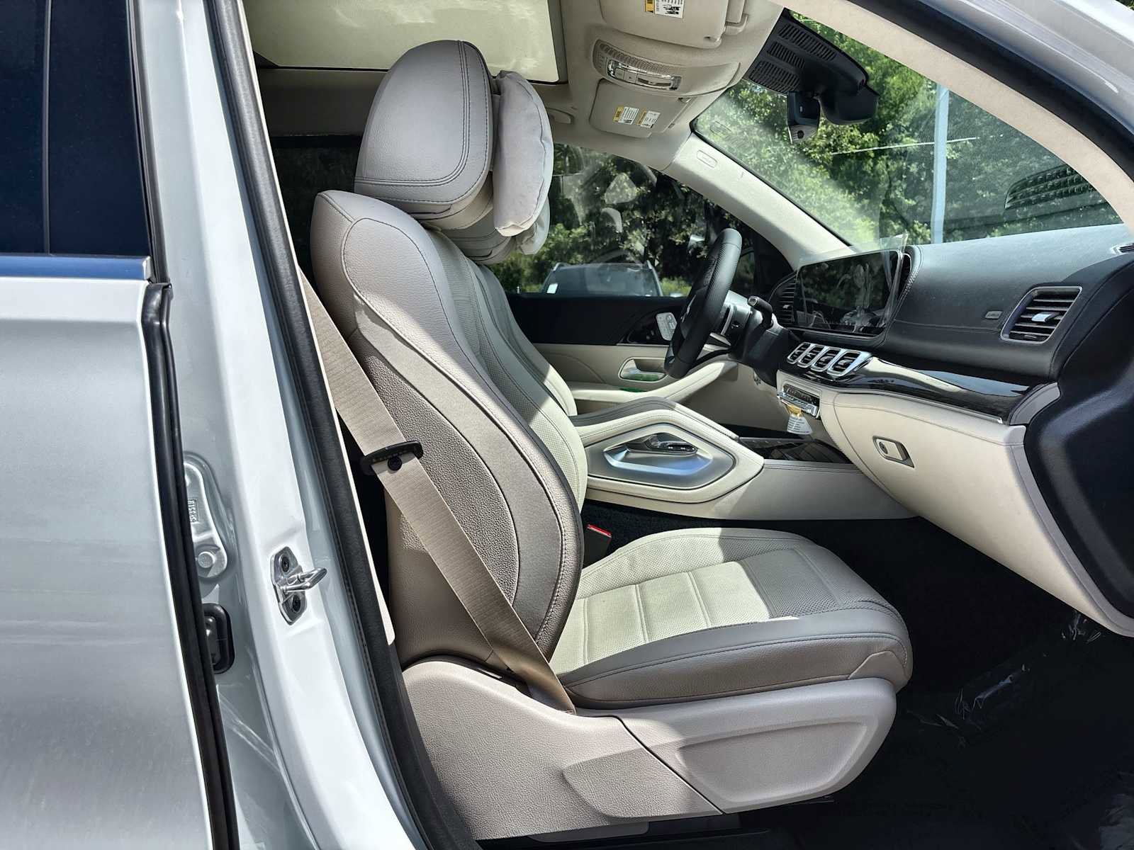 New 2026 Mercedes-Benz GLS 450 4MATIC image 9