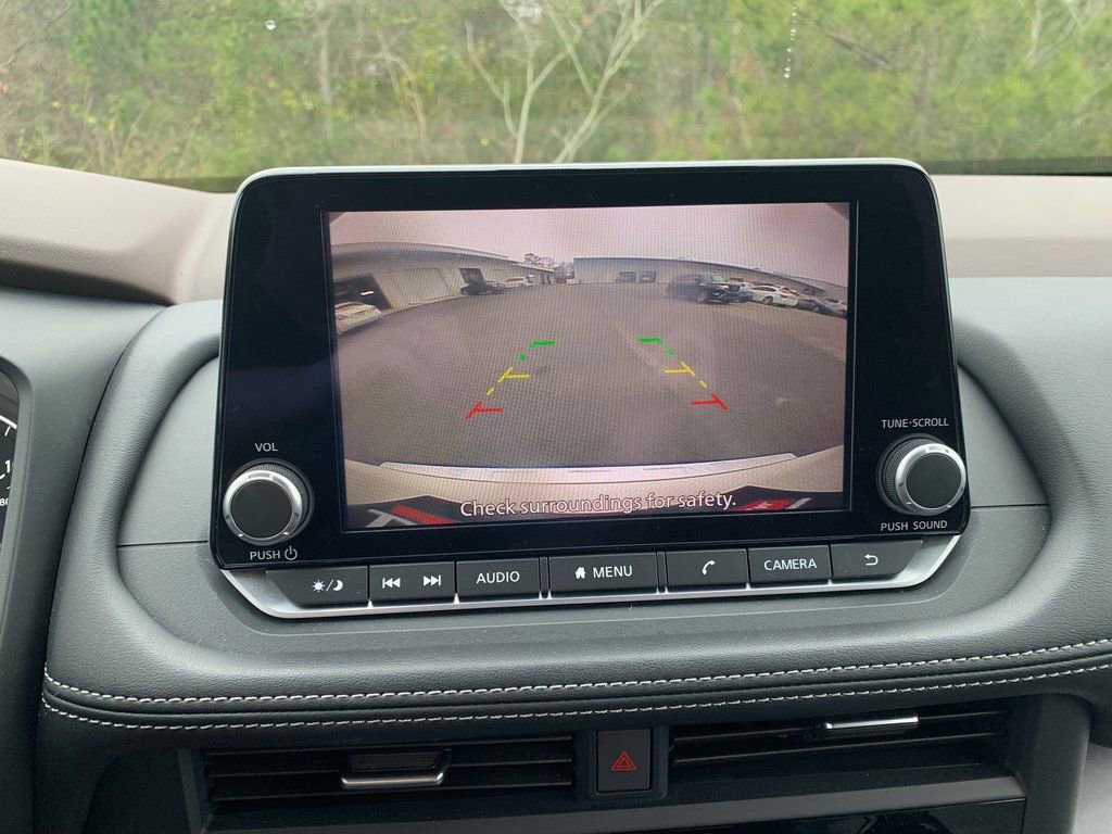 Used 2023 Nissan Rogue SV image 16