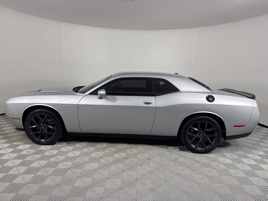 Used 2021 Dodge Challenger SXT w/ Blacktop Package image 8