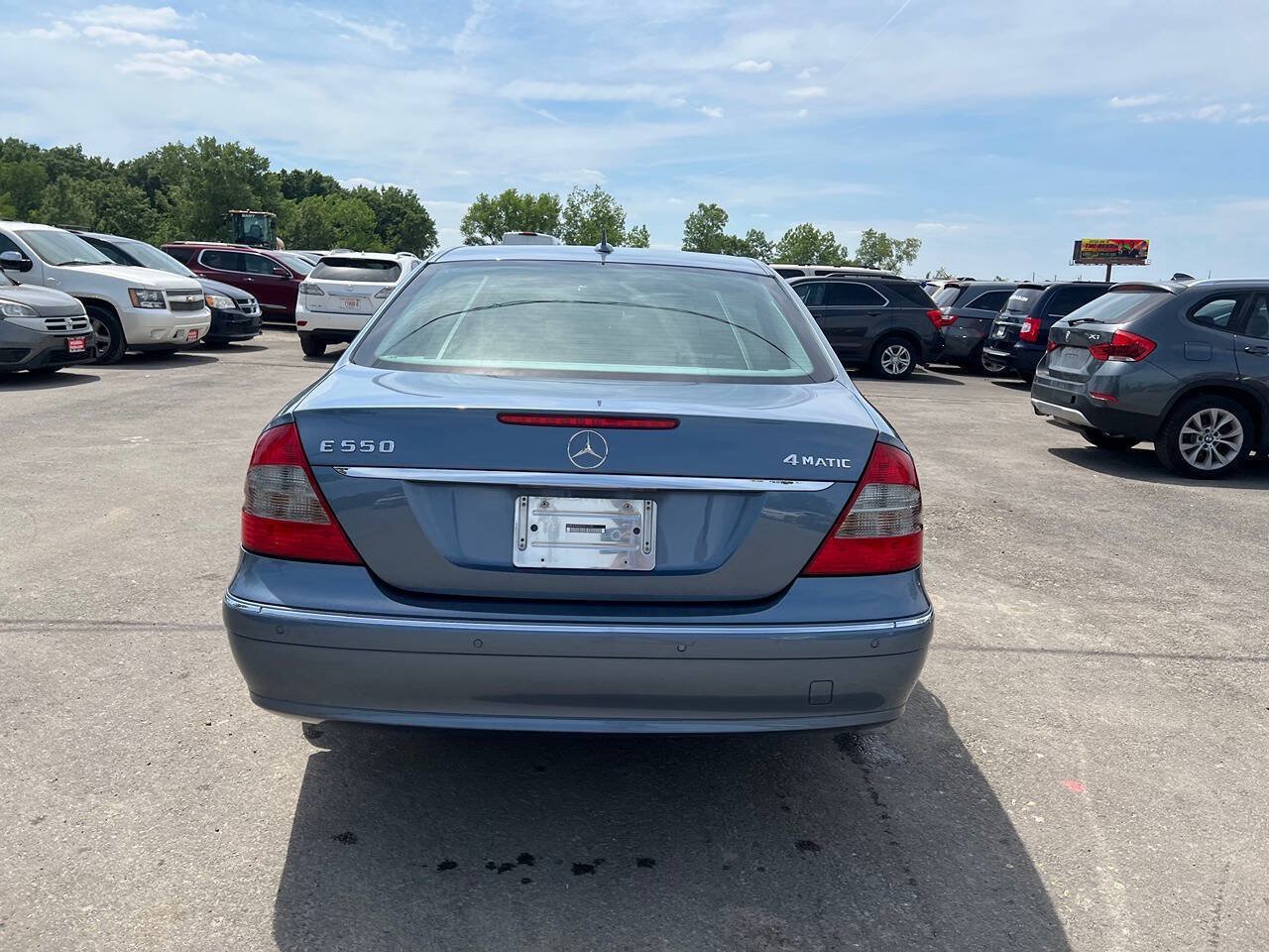 Used 2007 Mercedes-Benz E 550 4MATIC Sedan image 2