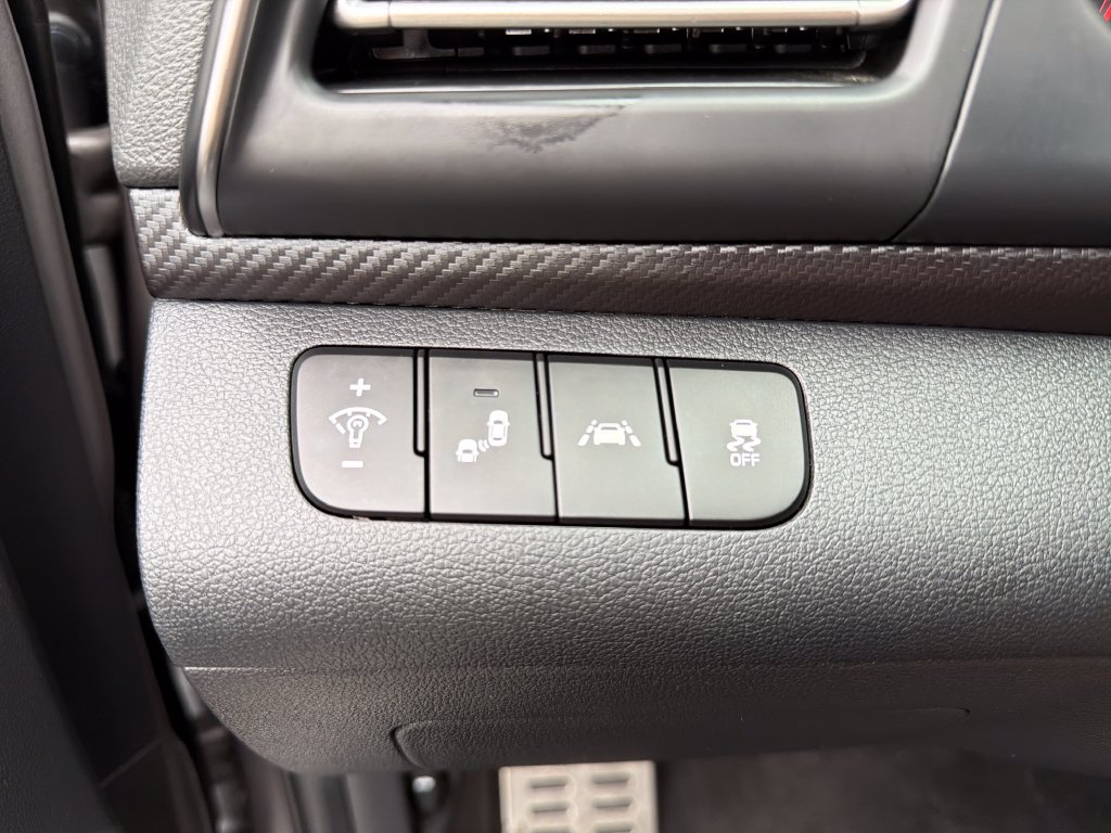 Used 2020 Hyundai Elantra Sport w/ Premium Package 02 FWD image 18