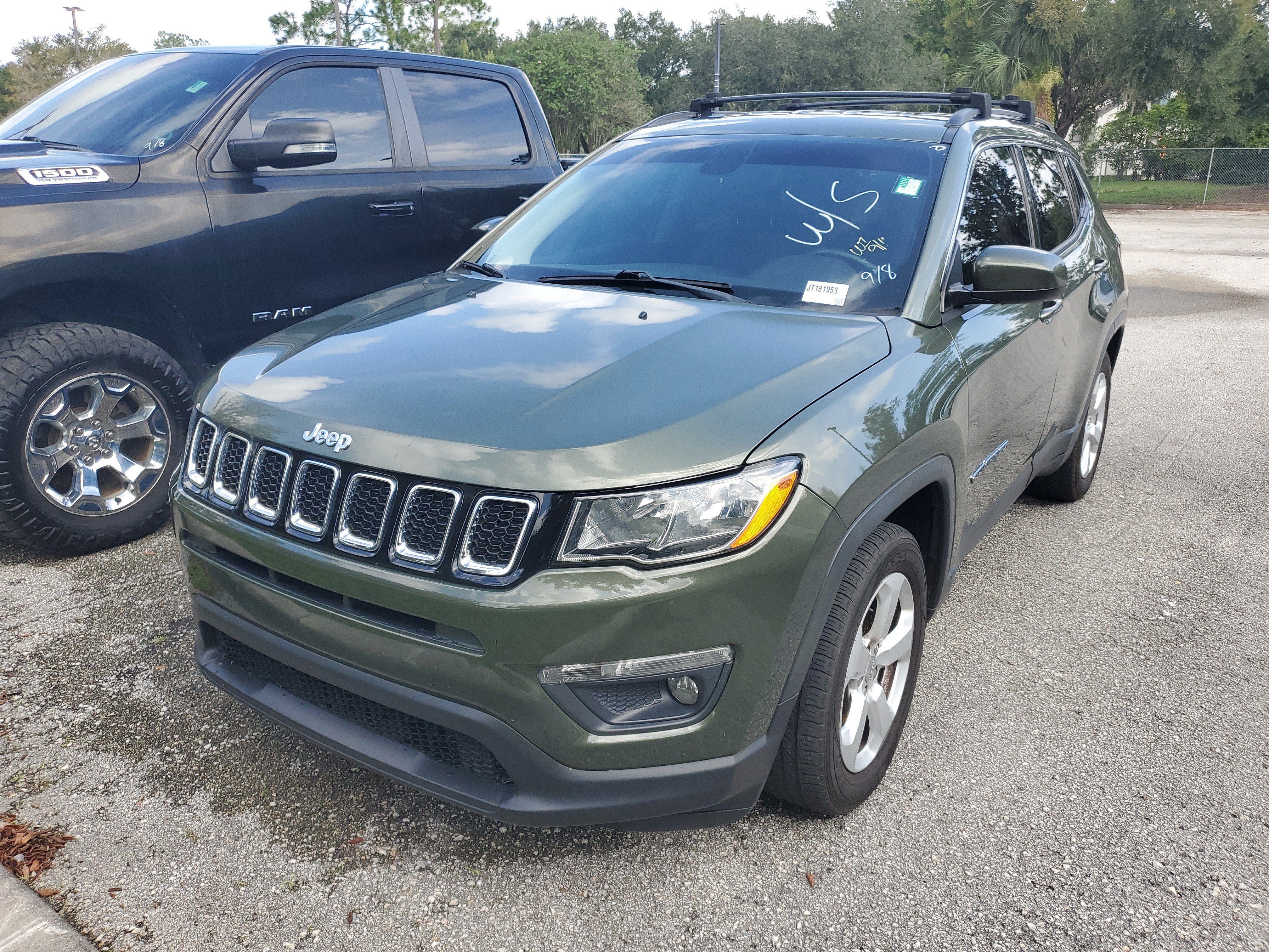 Used 2018 Jeep Compass Latitude w/ Safe & Security Group FWD image 4
