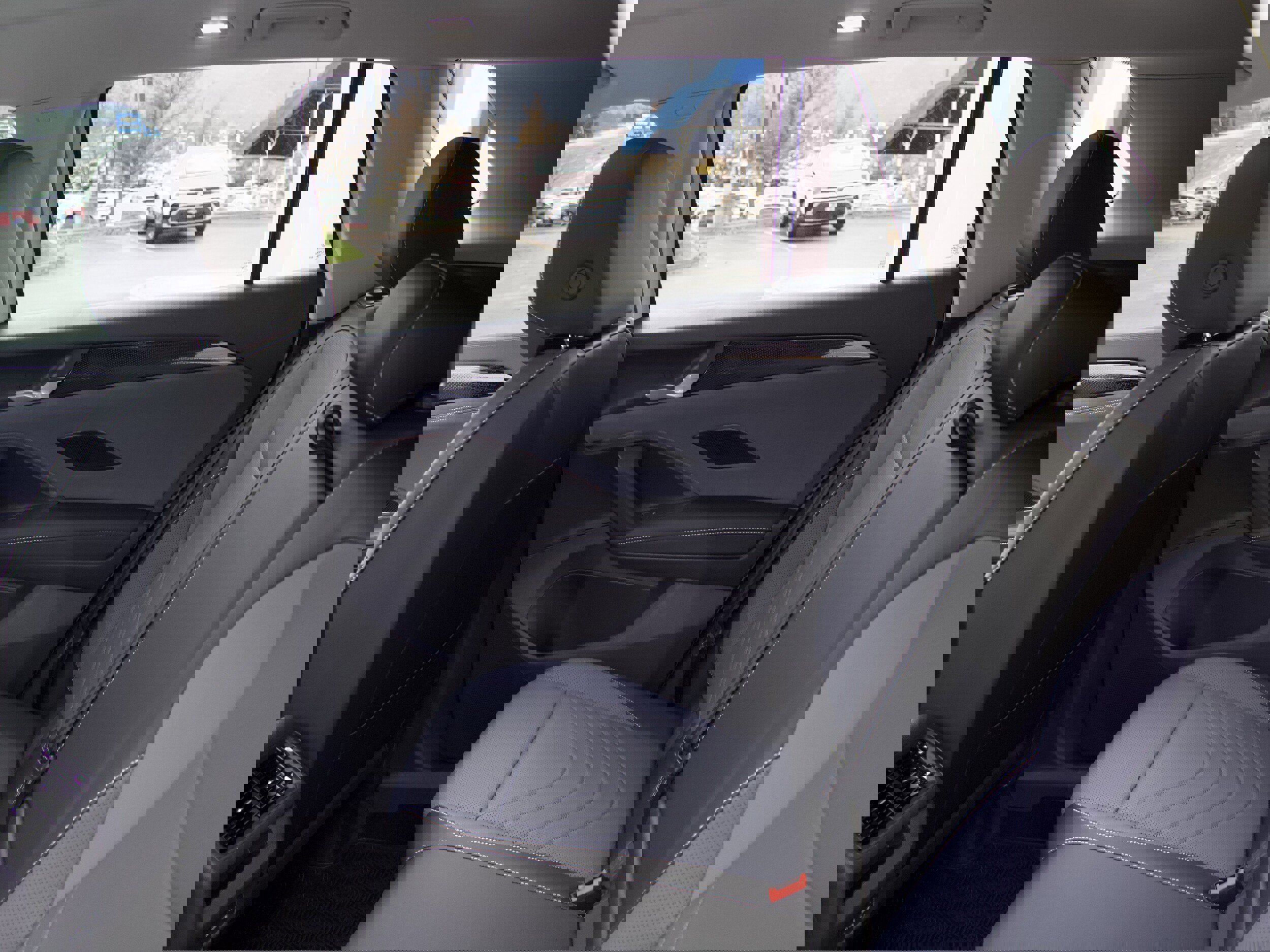 New 2025 Volkswagen Tiguan SE image 25