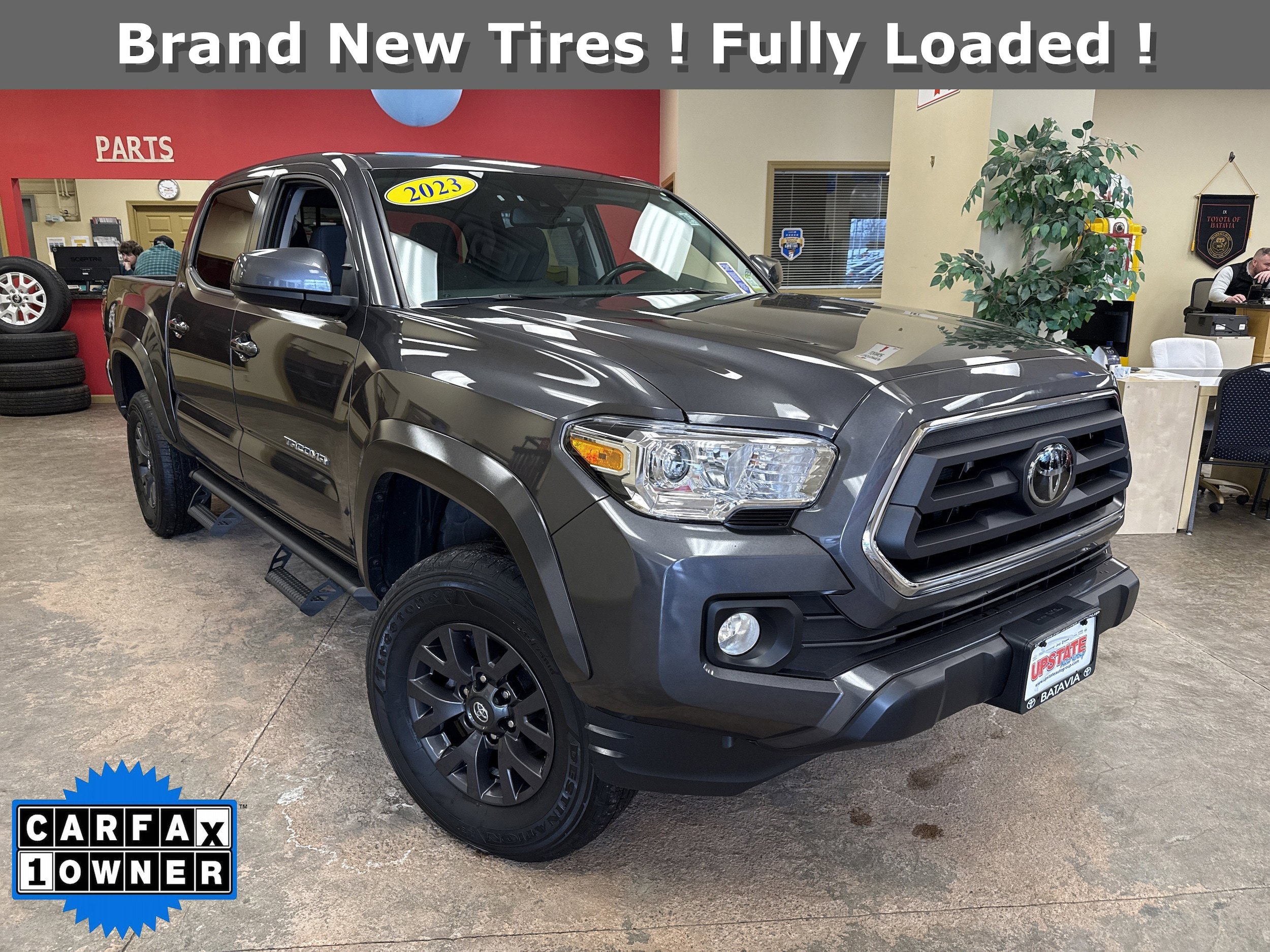 Used 2023 Toyota Tacoma SR5 AWD/4WD image 1