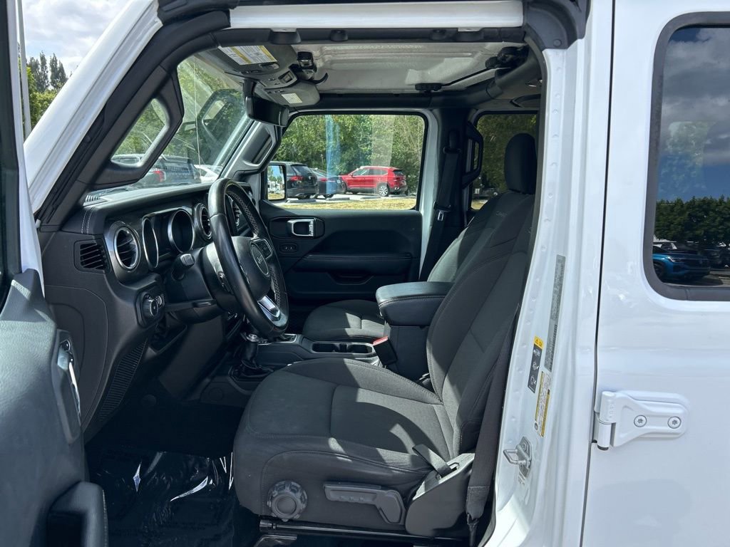 Used 2022 Jeep Wrangler Unlimited Sahara image 9