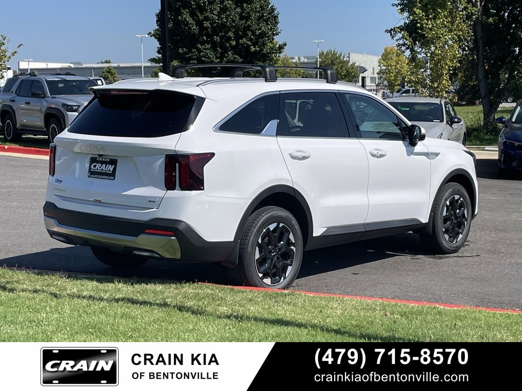 New 2025 Kia Sorento S image 8