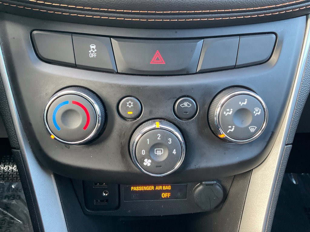 Used 2021 Chevrolet Trax LT FWD image 21