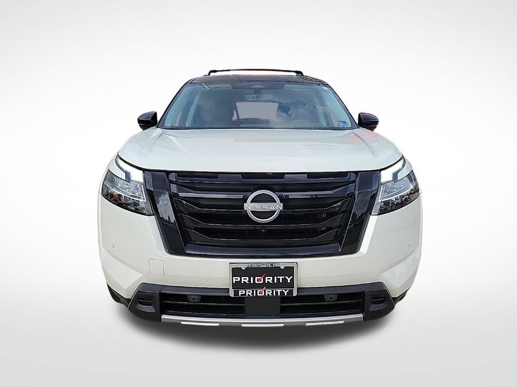 Used 2023 Nissan Pathfinder Platinum AWD/4WD image 7