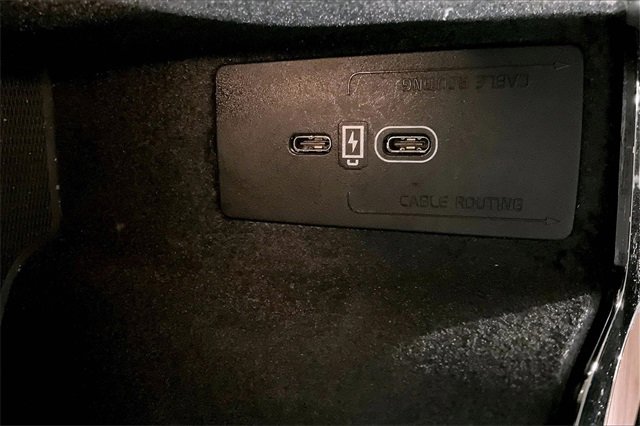 Certified 2025 Volvo V60 B5 Cross Country Plus image 33