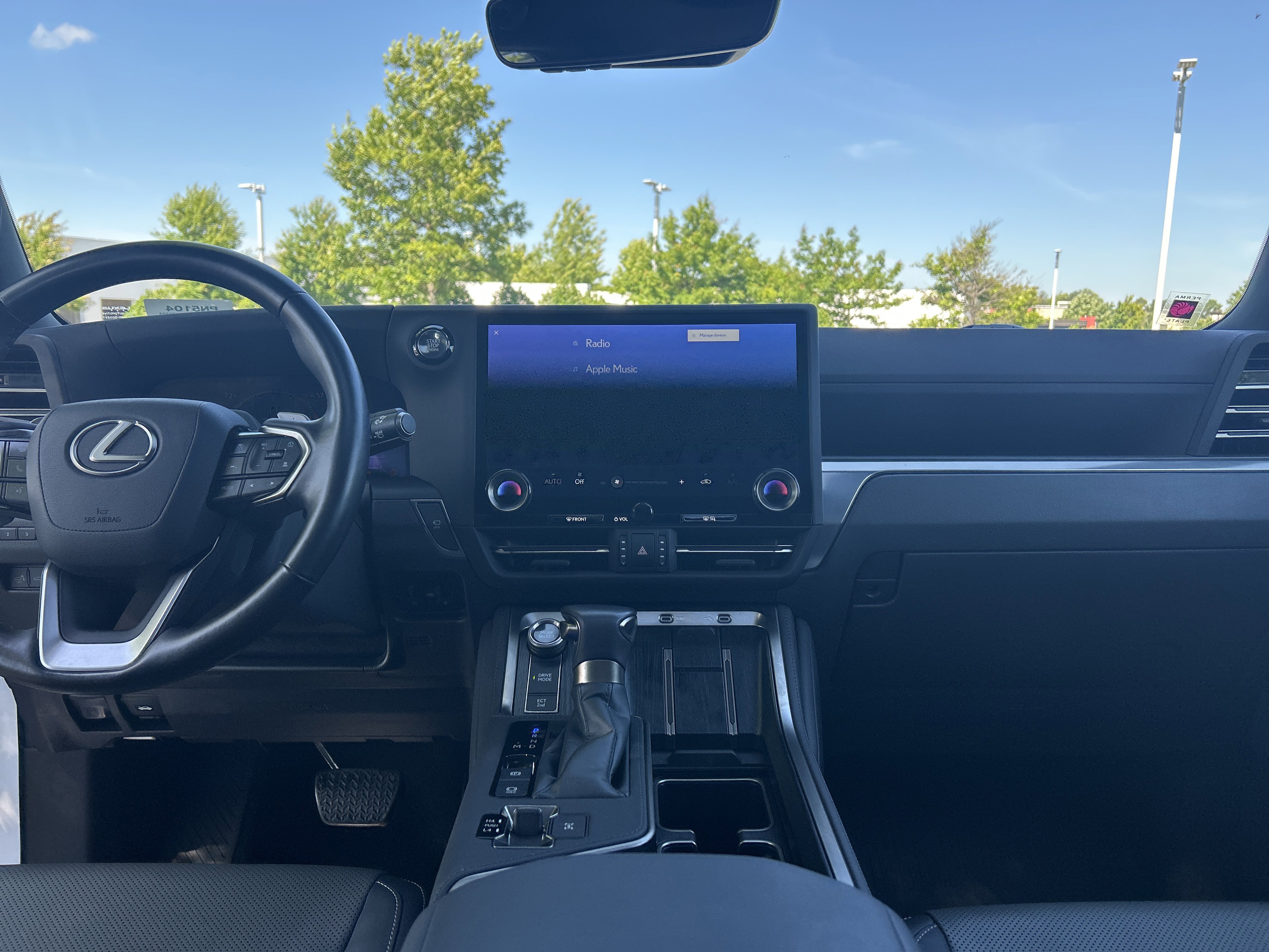 Used 2024 Lexus GX 550 w/ Cold Area Package AWD/4WD image 29
