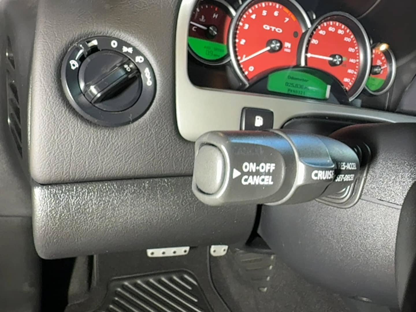 Used 2005 Pontiac GTO RWD image 28