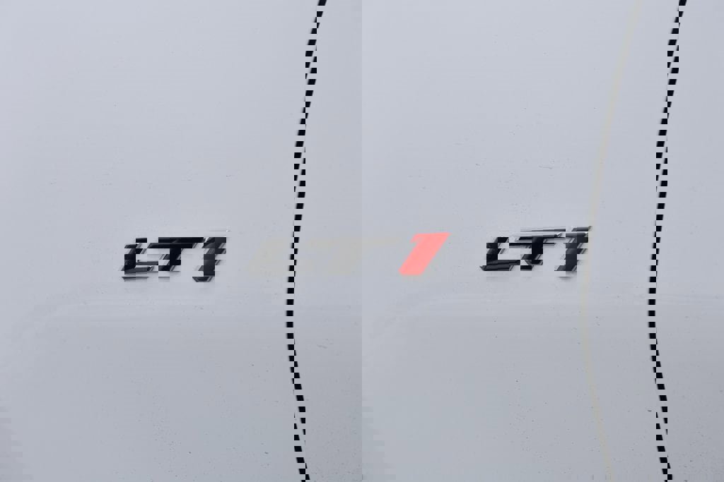 Used 2022 Chevrolet Camaro LT w/ Technology Package image 9