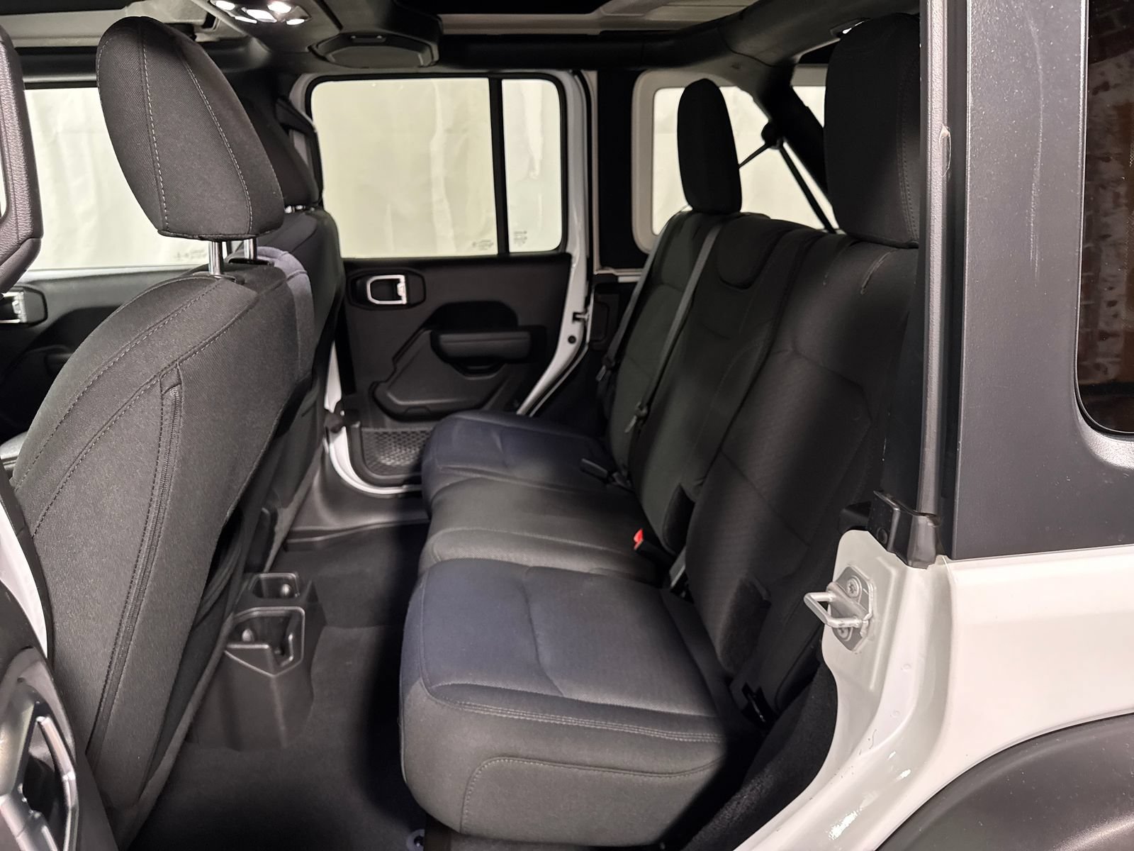 Used 2022 Jeep Wrangler Unlimited Sport AWD/4WD image 5