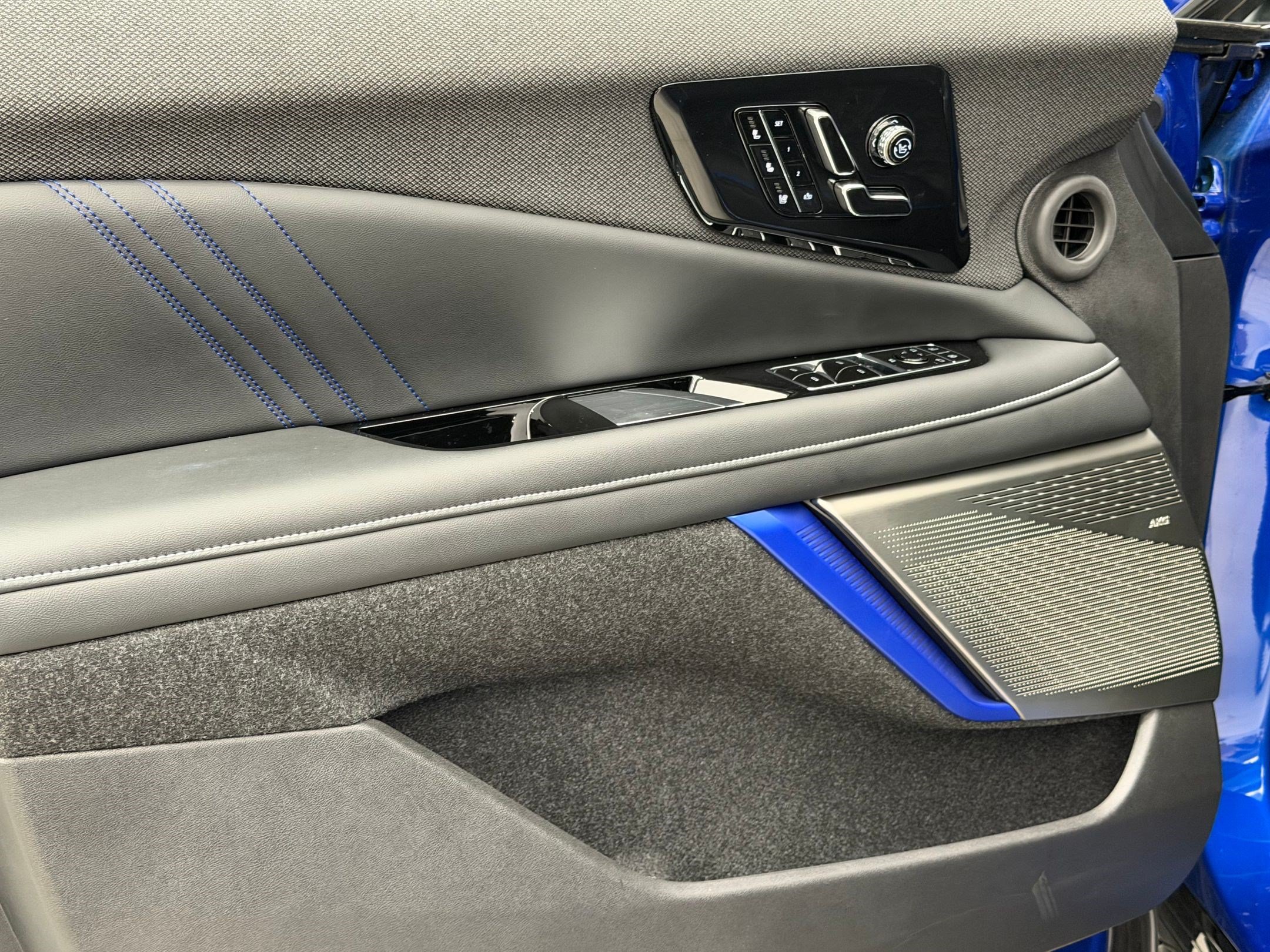 New 2027 Cadillac Optiq V w/ Deep Ocean Design Edition AWD/4WD image 13