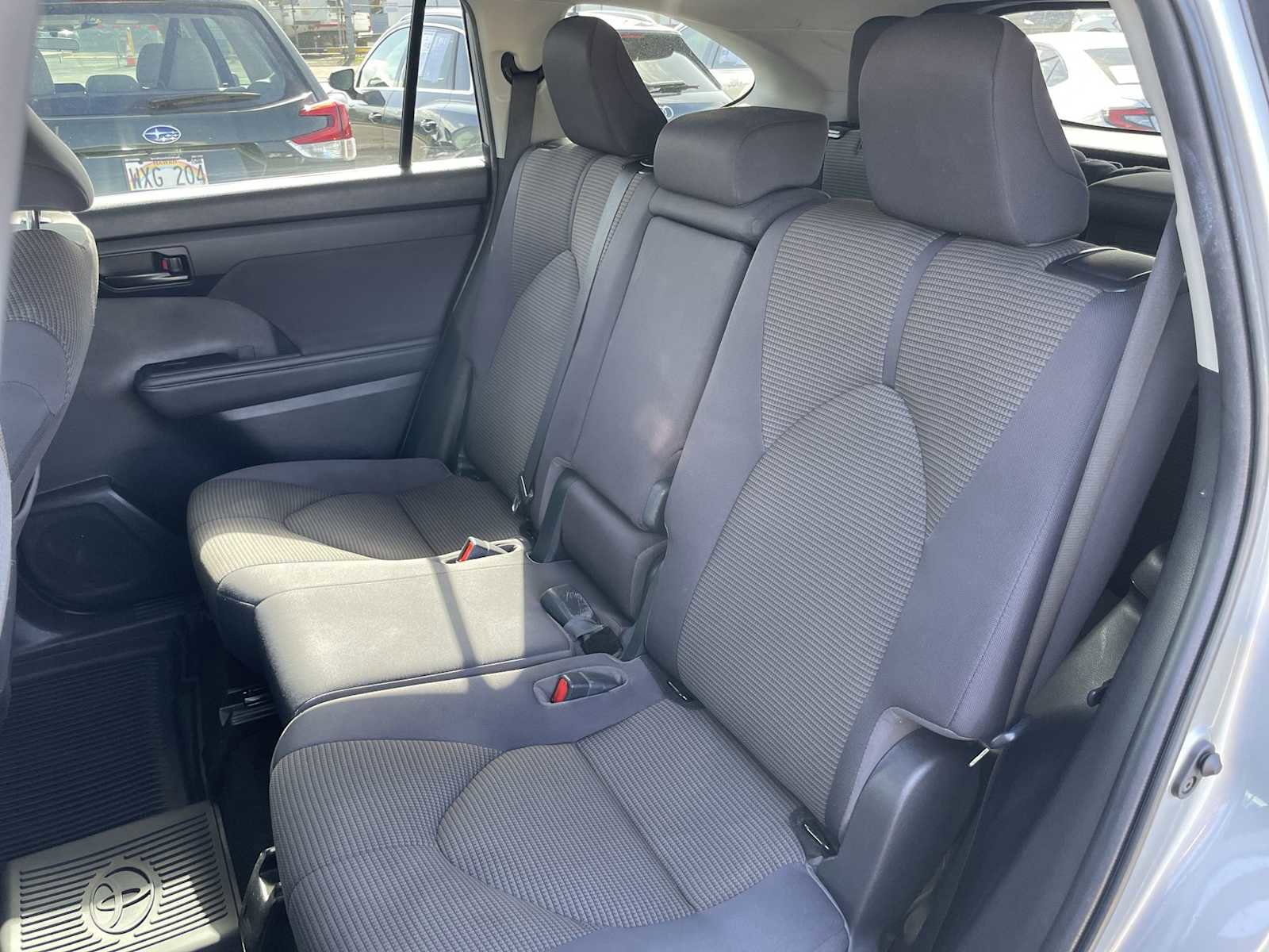 Used 2023 Toyota Highlander L image 23