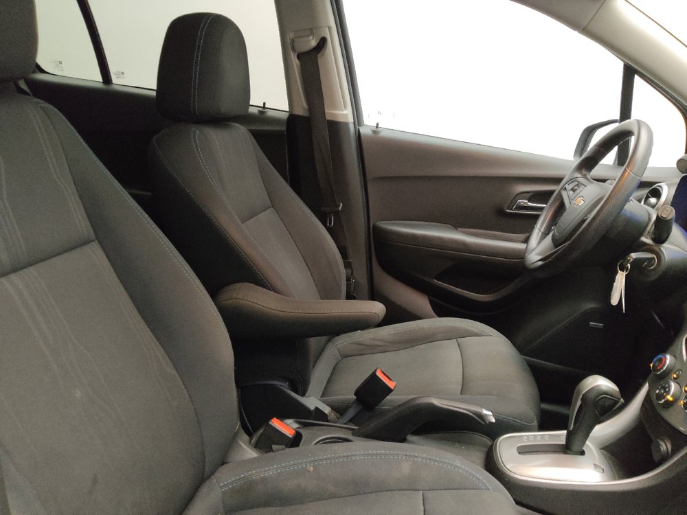 Used 2016 Chevrolet Trax LT w/ LT Sun and Sound Package AWD/4WD image 21