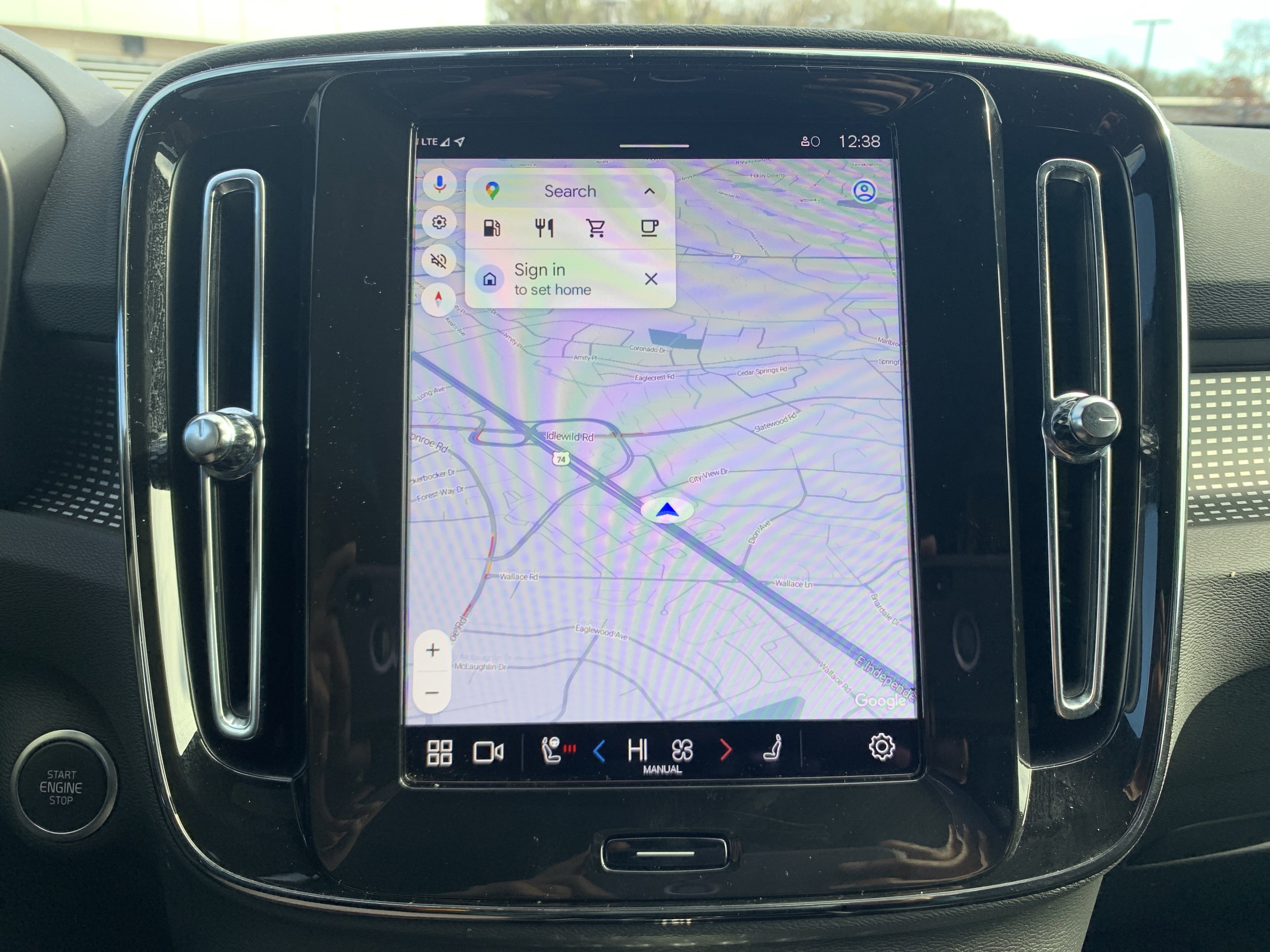 Used 2025 Volvo XC40 B5 Plus image 24